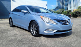 Used 2011 Hyundai Sonata SE image 1