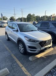Used 2019 Hyundai Tucson SE image 1
