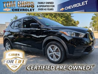 Used 2020 Nissan Kicks S image 1