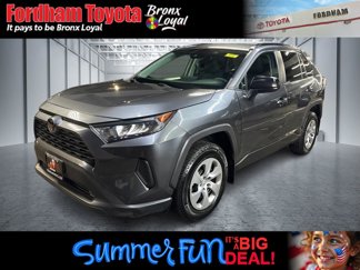 Used 2021 Toyota RAV4 LE image 1
