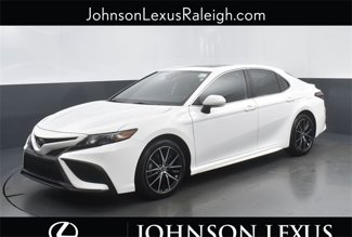 Used 2021 Toyota Camry SE image 1