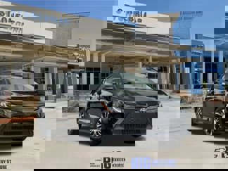 Used 2020 Toyota Corolla LE image 1