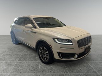 Used 2019 Lincoln Nautilus Select image 1