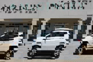 New 2025 Jeep Compass Latitude image 1