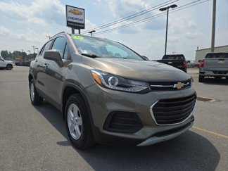 Used 2020 Chevrolet Trax LT w/ LT Convenience Package image 1