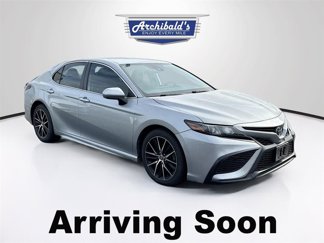 Used 2021 Toyota Camry SE image 1
