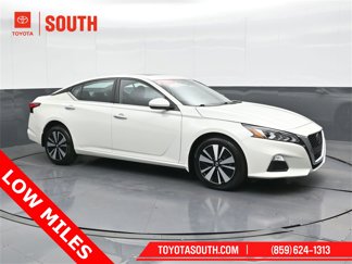 Used 2021 Nissan Altima 2.5 SV w/ SV Premium Package image 1