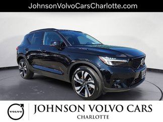 Certified 2025 Volvo XC40 B5 Plus image 1