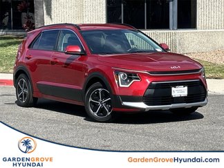 Used 2023 Kia Niro EX image 1
