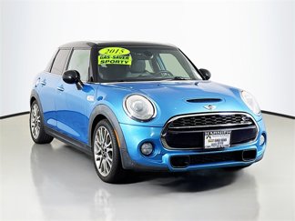 Used 2015 MINI Cooper S image 1