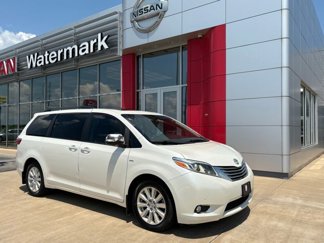 Used 2017 Toyota Sienna Limited image 1