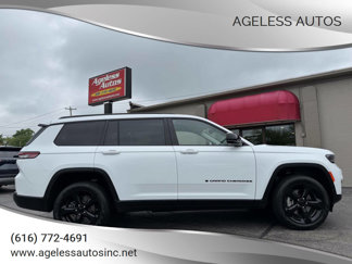 Used 2023 Jeep Grand Cherokee L Limited w/ Luxury Tech Group II image 1