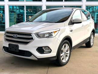 Used 2017 Ford Escape SE image 1