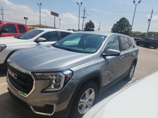 Used 2024 GMC Terrain SLE image 1