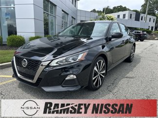 Certified 2022 Nissan Altima 2.5 SR image 1