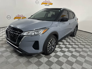 Used 2023 Nissan Kicks SV image 1