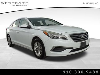 Used 2016 Hyundai Sonata SE image 1