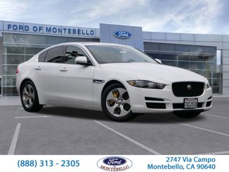 Used 2017 Jaguar XE image 1