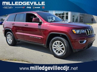 Used 2020 Jeep Grand Cherokee Laredo image 1