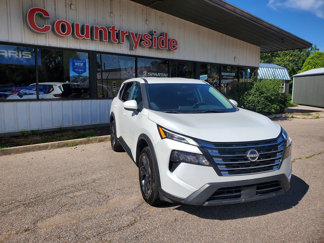 Used 2024 Nissan Rogue SV image 1