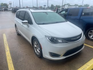 Used 2018 Chrysler Pacifica Limited image 1