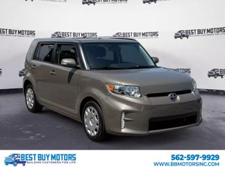 Used 2015 Scion xB image 1