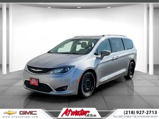 Used 2017 Chrysler Pacifica Touring-L image 1
