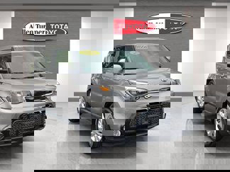 Used 2016 Kia Soul + w/ Audio Package video 1