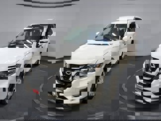 Used 2017 Nissan Rogue S image 1