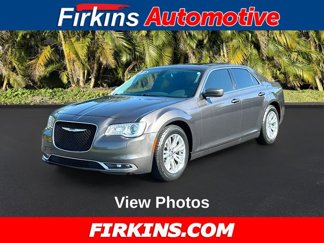 Used 2018 Chrysler 300 Touring L image 1