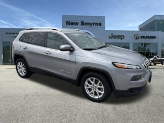 Used 2018 Jeep Cherokee Latitude Plus w/ Comfort/Convenience Group image 1