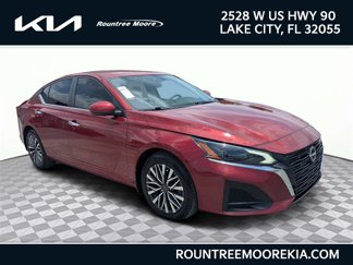 Used 2023 Nissan Altima 2.5 SV image 1