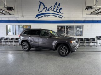 Used 2020 Jeep Grand Cherokee Laredo w/ 18" Wheel & 8.4" Radio Group image 1