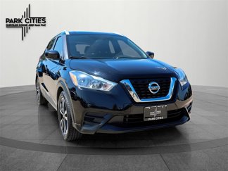 Used 2018 Nissan Kicks SV image 1