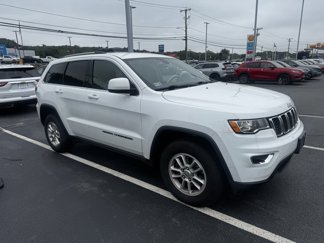 Used 2020 Jeep Grand Cherokee Laredo image 1