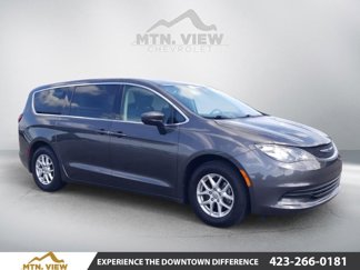 Used 2019 Chrysler Pacifica Touring image 1