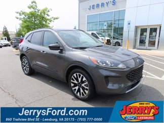Used 2020 Ford Escape SE Sport image 1