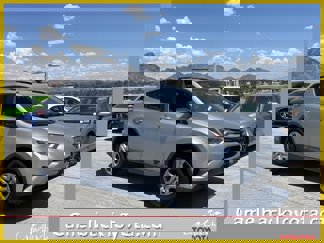 Used 2018 Toyota RAV4 LE image 1