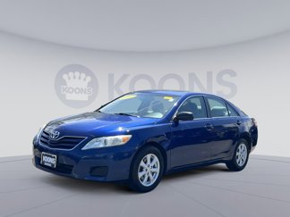 Used 2011 Toyota Camry LE image 1