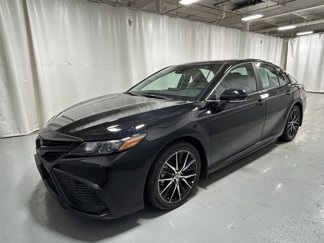 Used 2022 Toyota Camry SE w/ Audio Upgrade Package image 1