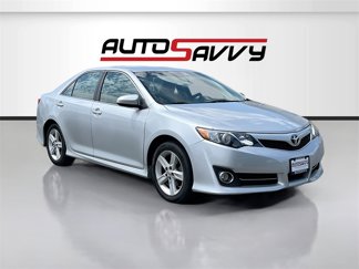 Used 2014 Toyota Camry SE image 1