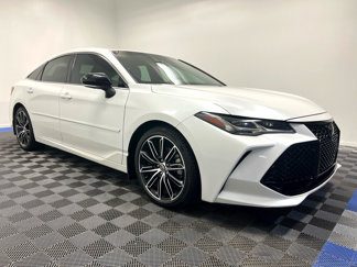 Used 2019 Toyota Avalon Touring image 1