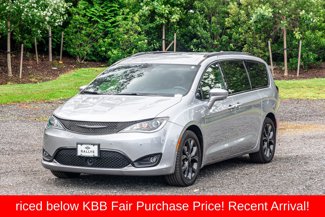 Used 2020 Chrysler Pacifica Touring-L w/ Advanced Safetytec Group image 1