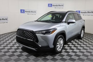 Used 2022 Toyota Corolla Cross LE image 1