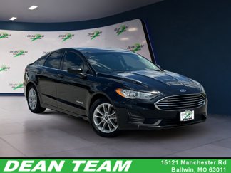 Used 2019 Ford Fusion SE image 1