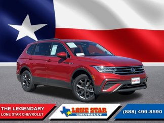 Used 2022 Volkswagen Tiguan SE w/ Panoramic Sunroof Package image 1