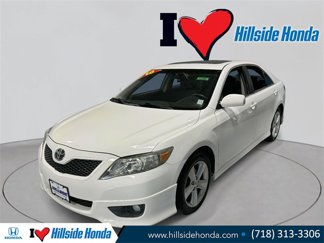 Used 2010 Toyota Camry SE image 1