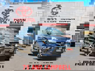 Used 2017 Toyota Camry XLE image 1