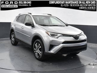 Used 2018 Toyota RAV4 LE image 1