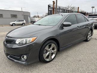 Used 2012 Toyota Camry SE image 1